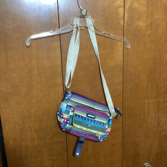 LILY BLOOM - In love with bright colors and patterns? This is for you… - Picture 2 of 10